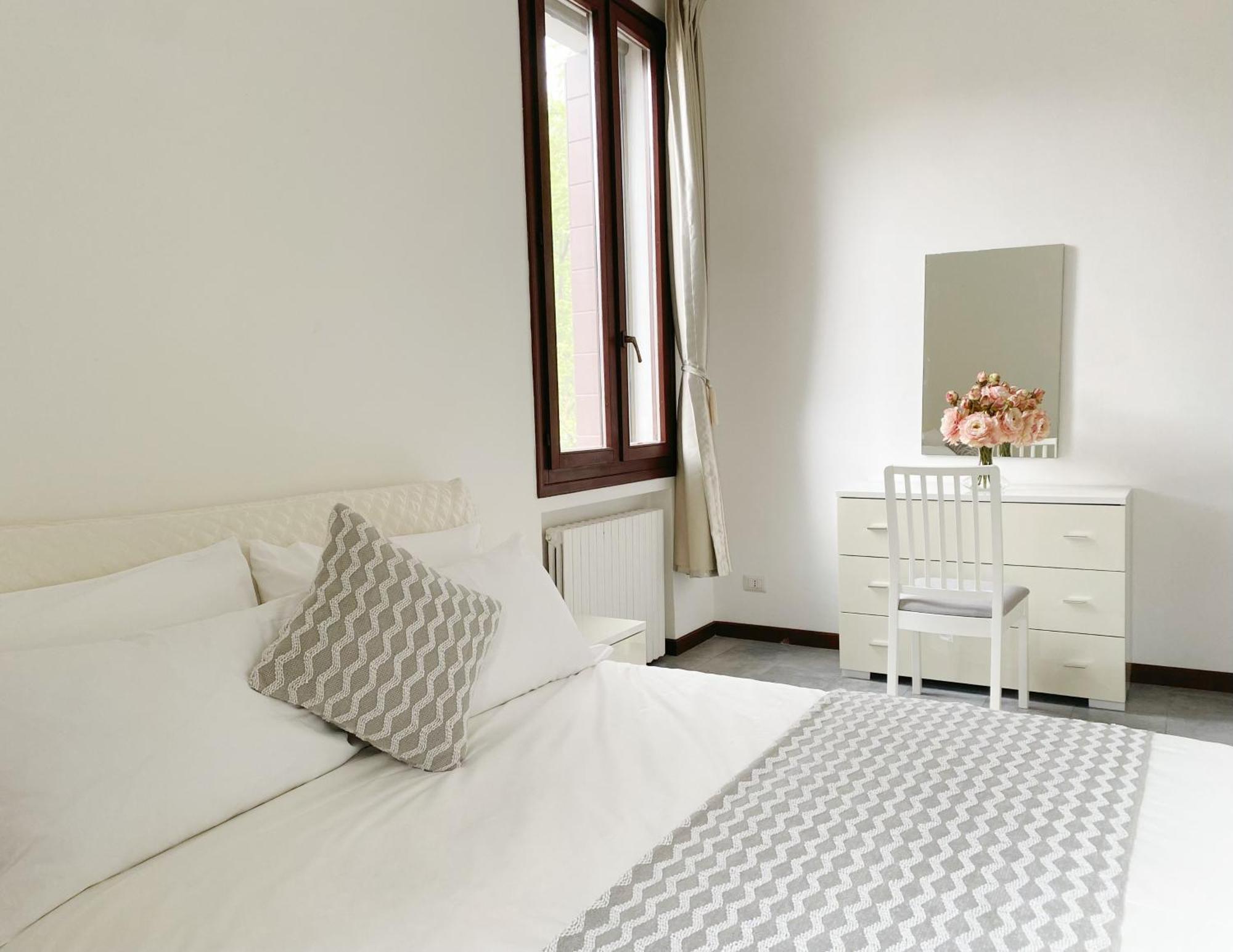 Gris Apartment: Venice Mestre Exteriör bild